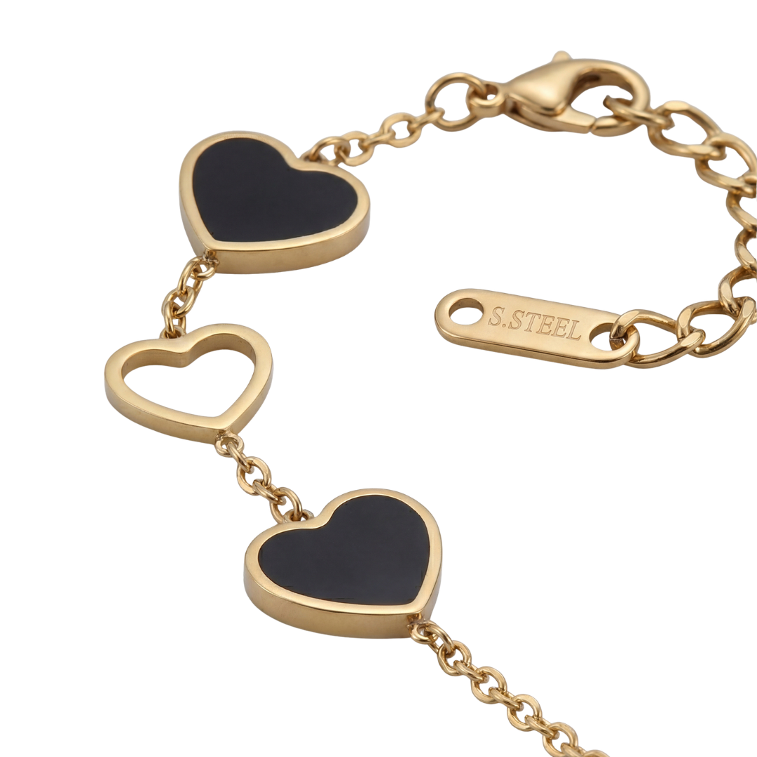 Black Heart Charm Bracelet – Elegant Gold Finish