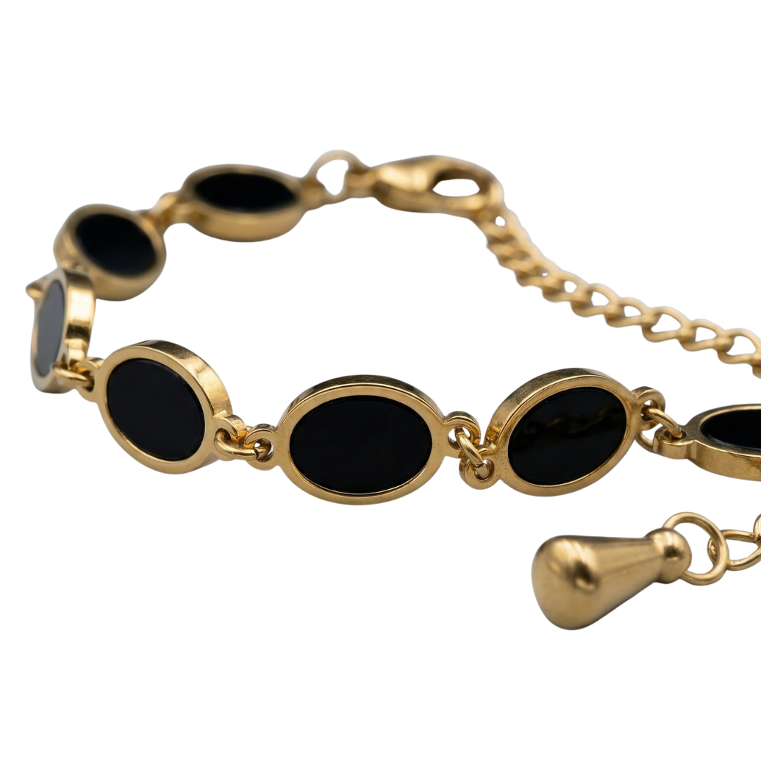 Elegant Oval Charm Bracelet – Black & Gold Style