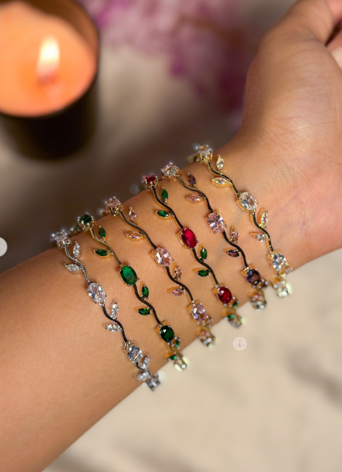 Tulip Flower Bracelet | Trendy & Elegant Women’s Bracelet.