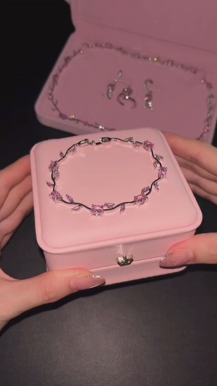 Tulip Flower Bracelet | Trendy & Elegant Women’s Bracelet.